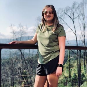 Meet your Posher, Lauren